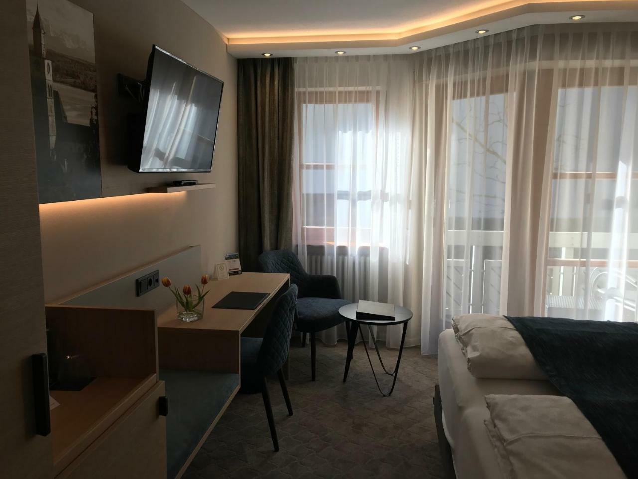אוברלינגן Hotel Garni Villa Rosengarten מראה חיצוני תמונה
